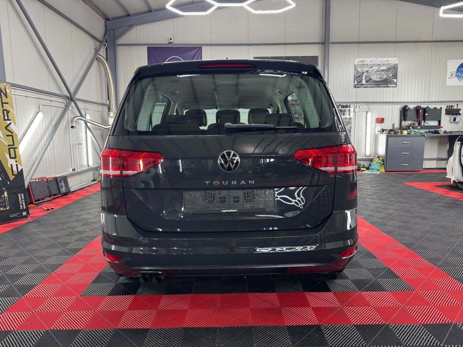 VOLKSWAGEN Touran 2023 — imagine 3