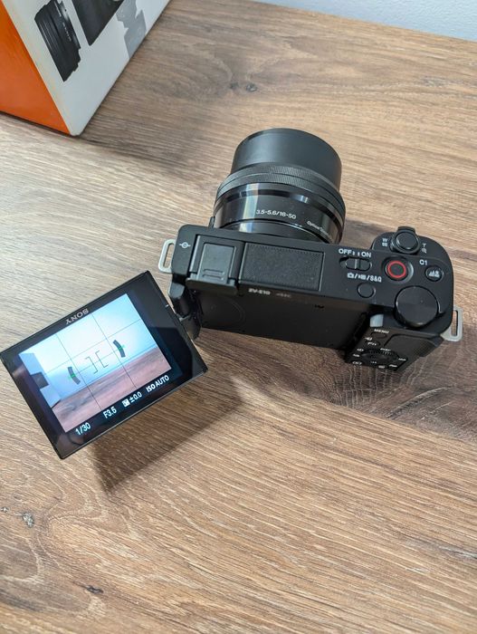 Sony zv-e10 + обектив Sony SEL 16-50mm f/3.5-5.6 PZ OSS. Като нов