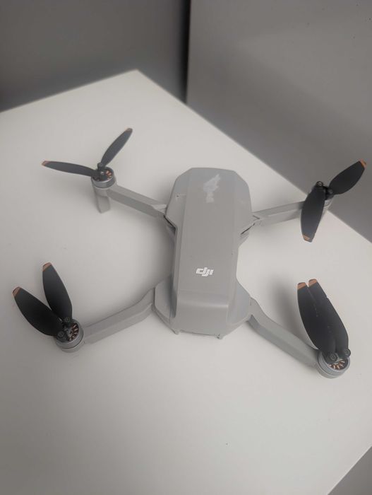 DJI Mini 2 SE на запчасти, с коробкой