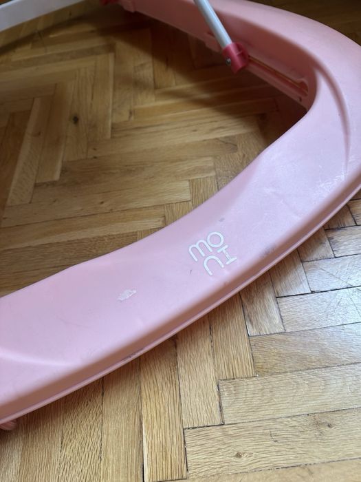 Проходилка  за момиче Moni