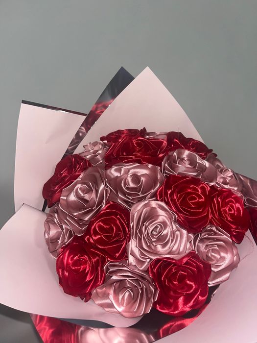 Buchete de flori din satin