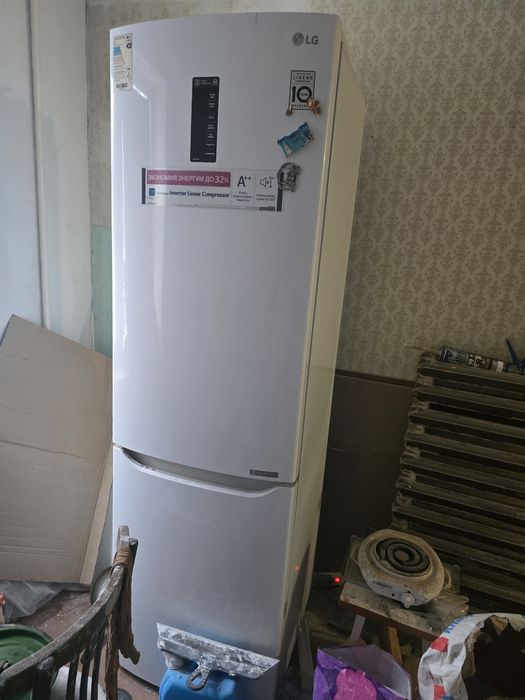 Продаю Холодильник LG