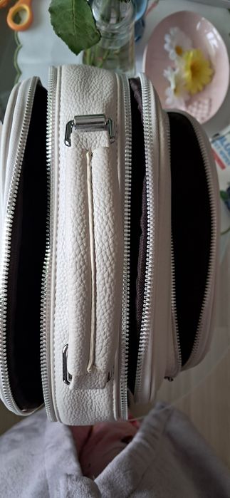 Дамска бяла чанта паница