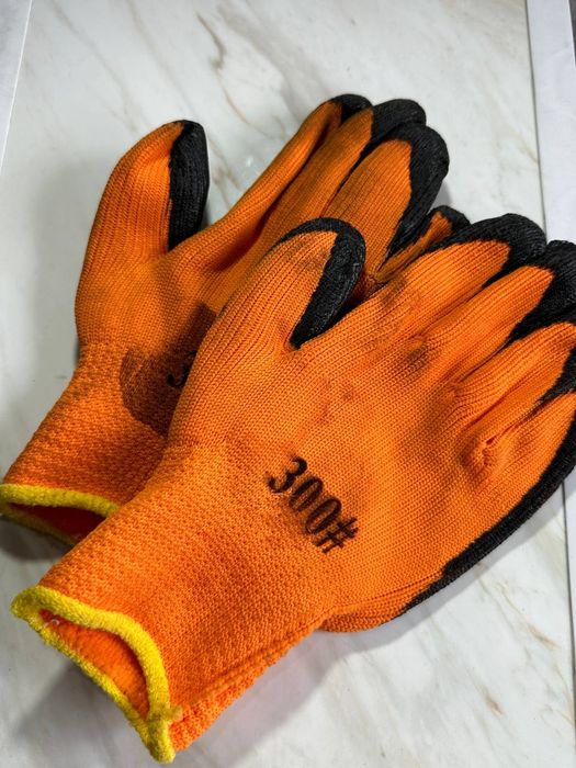 Перчатки сварочные- краги, перчатки рабочие.