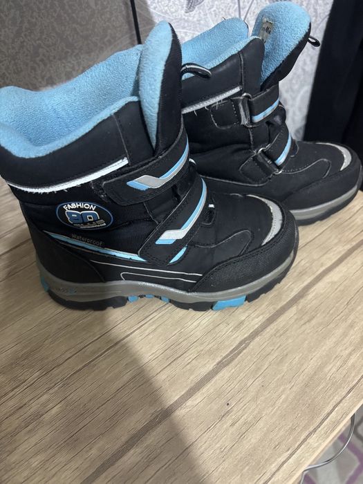 Продается детская обувь