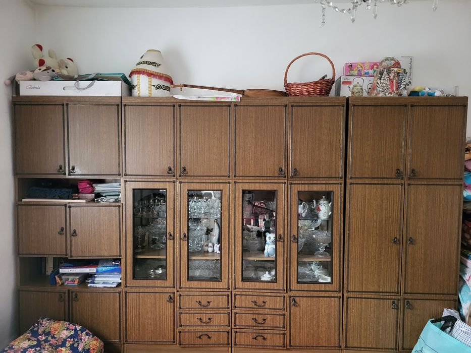 Шкаф гостинный  удобный