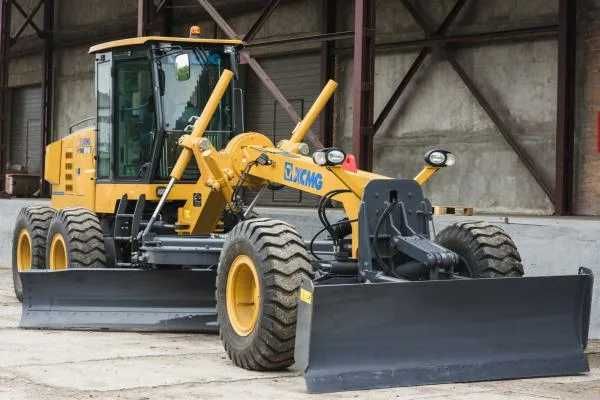 Автогрейдер UZXCMG GR 165 Размеры ср. отвала 3360 x 610мм Джойстик