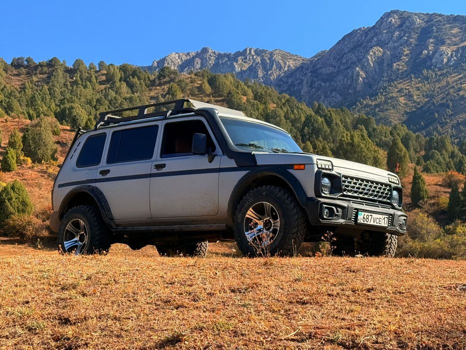 Нива  ВАЗ 2131 5 дверная