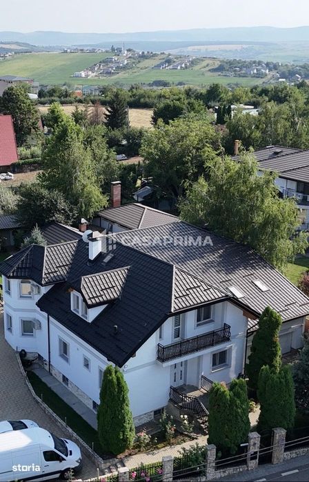 Casă premium de închiriat în Miroslava – 450 mp utili, teren 1.711 mp