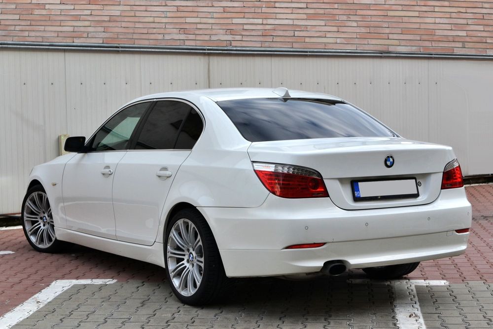 BMW Seria 5 E60 LCi/ 520d/ 2.0 diesel/ 2008 177cp/ Navi Mare/ Înmatric