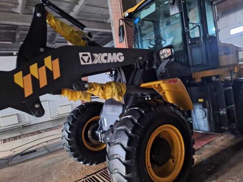 Фронтальный погрузчик