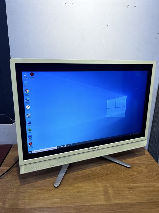 Моноблок Lenovo Core i3