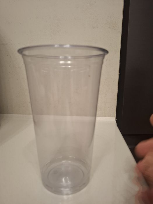 Продаю одноразовый стакан