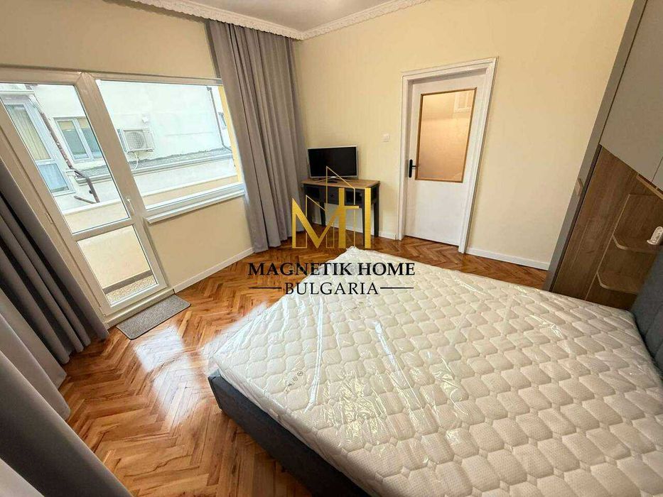 Дава се под наем Тристаен апартамент в Бургас, Център - 85 кв.м за 612 € - Снимка #2