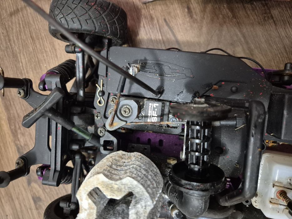 Masina de curse radiocomanda