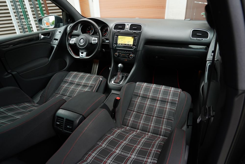 VOLKSWAGEN Golf 2011 — imagine 5