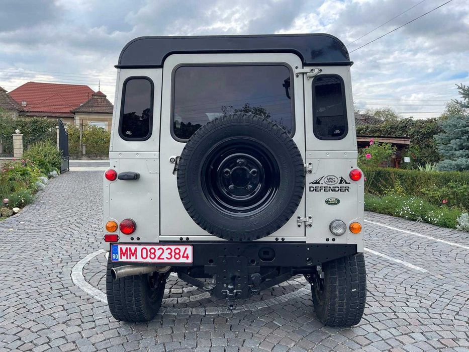 Land Rover Defender 2006 diesel, 4.004 € — imagine 3