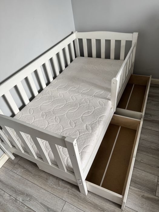 Детская кровать с ящиками