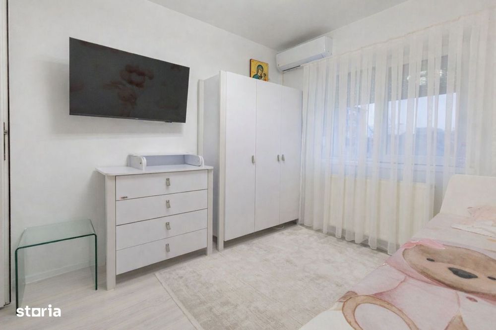 De vânzare apartament cu 3 camere, parcare inclusa, Rogerius.