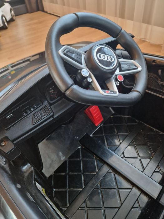 Електрическа кола за деца AUDI R8 Sport черна