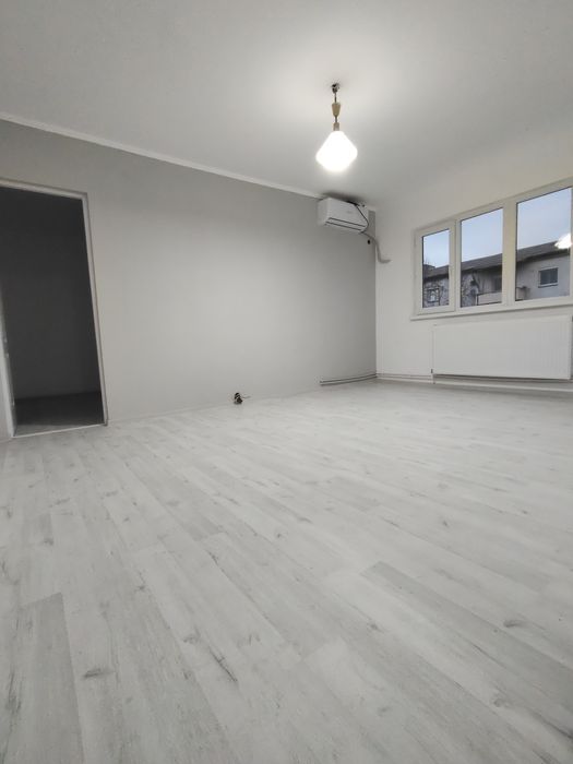 Apartament 2 camere, FINISAT, Micro 15, etaj 3