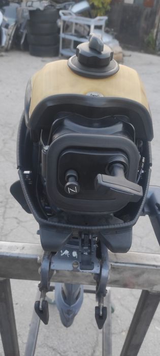 Извънбордов четиритактов двигател за лодка Yamaha 2,5