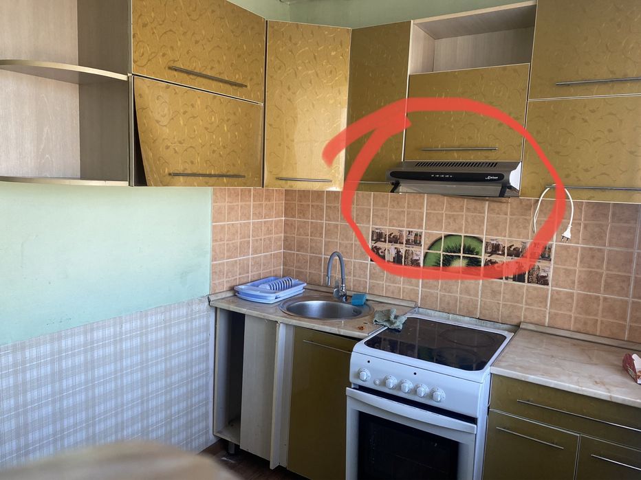 Продам кухоннаю вытяжку