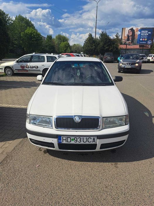 Vând sau dezmembrez