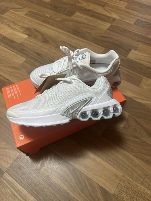 Дамски снейкъри Nike Air Max DN
