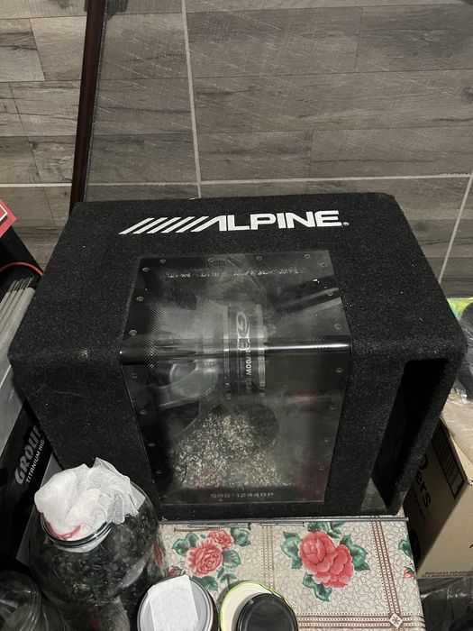 Vand subwoofer si amplificator (statie) Alpine