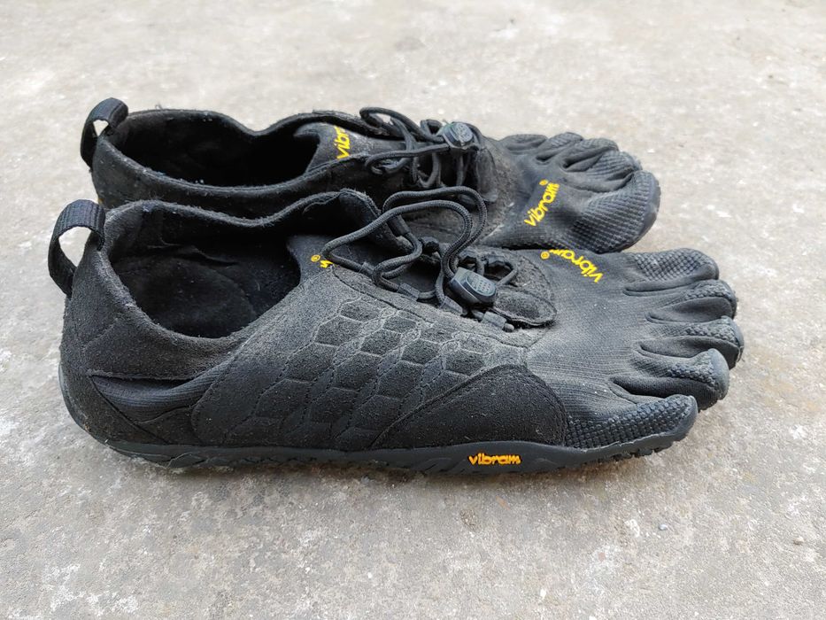Încălțăminte Minimalistă VIBRAM FiveFingers – Mărime 40 + Șosete incluse