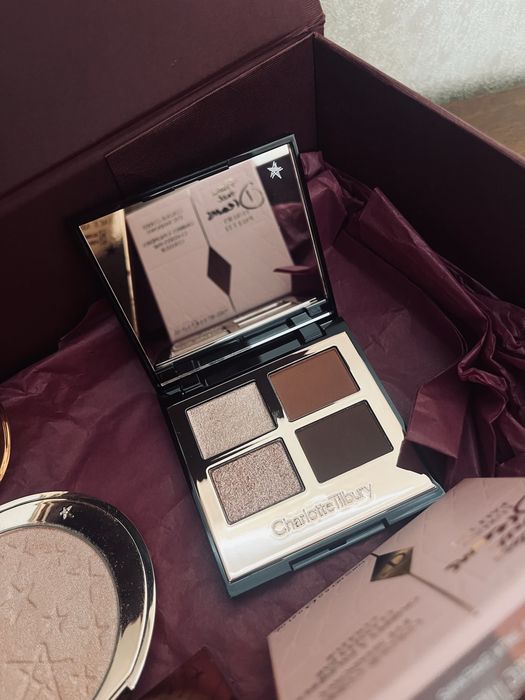 Набор косметики от Charlotte Tilbury