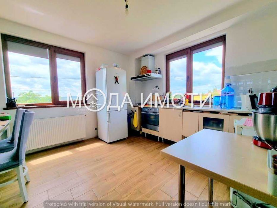 Къща в с. Горица, със голям двор, гараж и мазе!