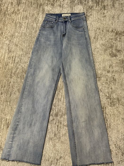 голубые джинсы женские