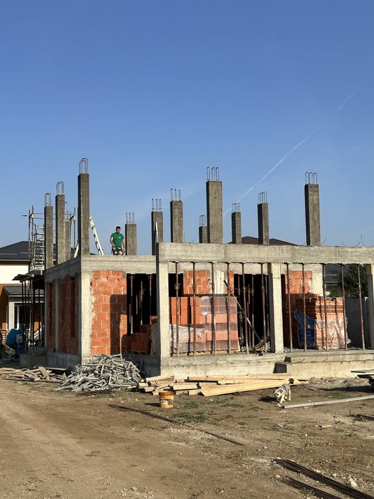 Case de vanzare 4 camere dezvoltator