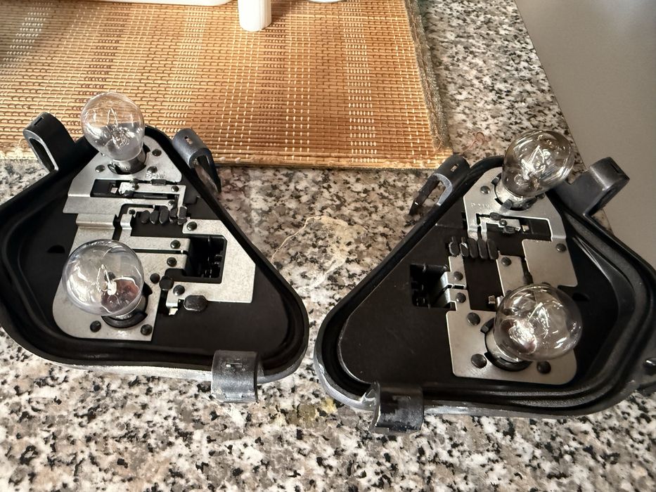 Grila originala  BMW 530/520 G30 / stopuri - semnalizari BMW f30