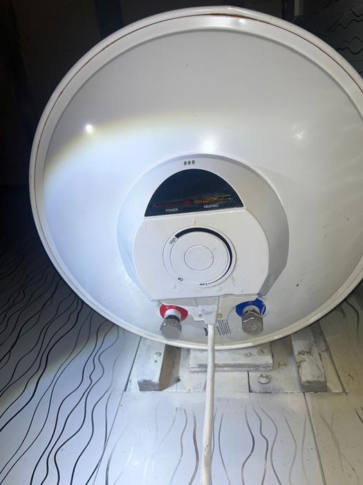Продам бойлер Thermex ERS 80V (SilverHeat)