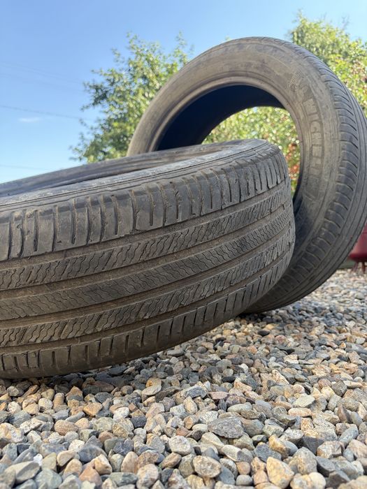 Продам шину Michelin 235/55/20летние