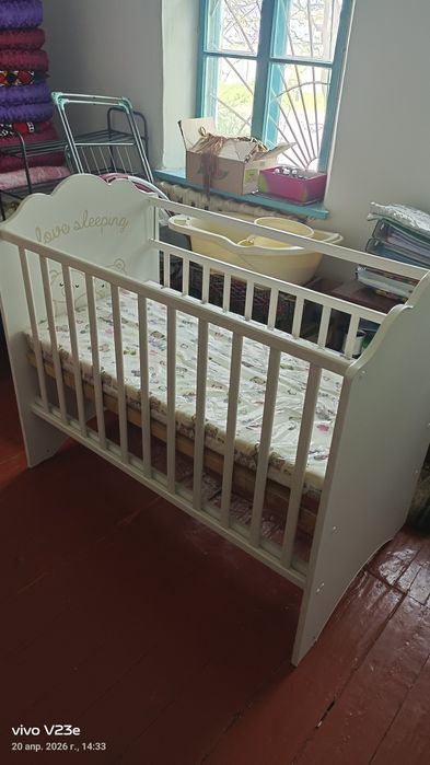 Детский кровать.