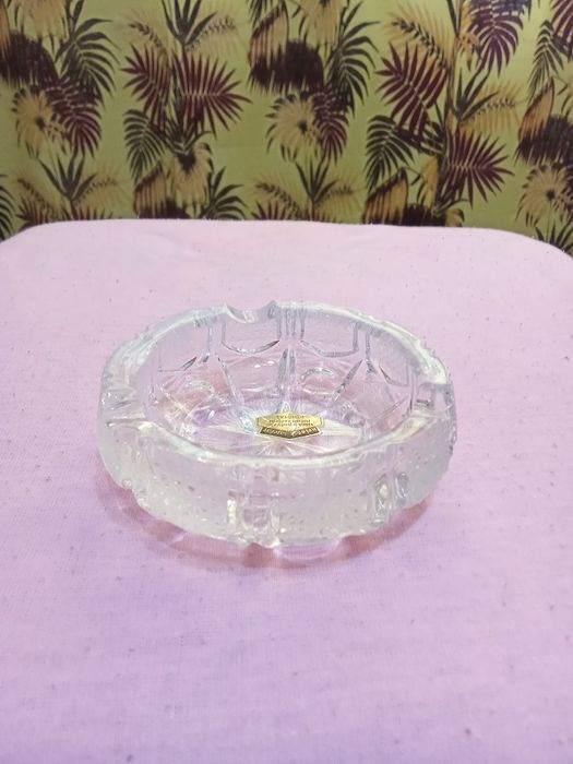 г. Навои. Продам новую, хрустальную вазочку. Япония