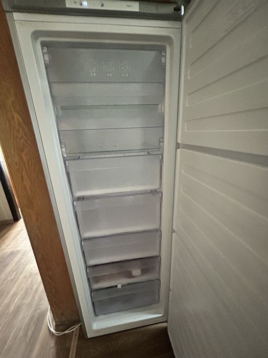 Продам морозильник Beko