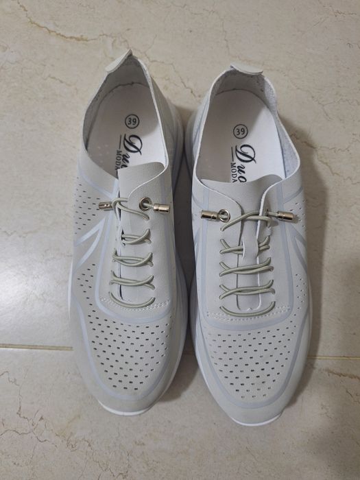 Продам качественный кроссовки