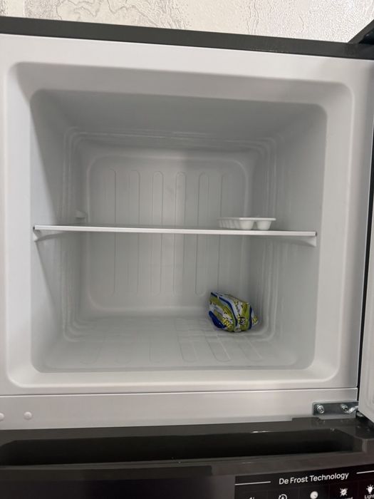 Холодильник практически новый