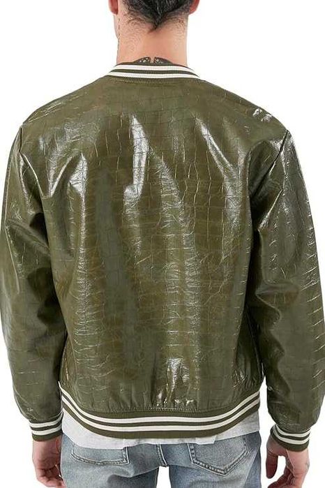 Оригинальная куртка бомбер из эко кожи. Привезена из США