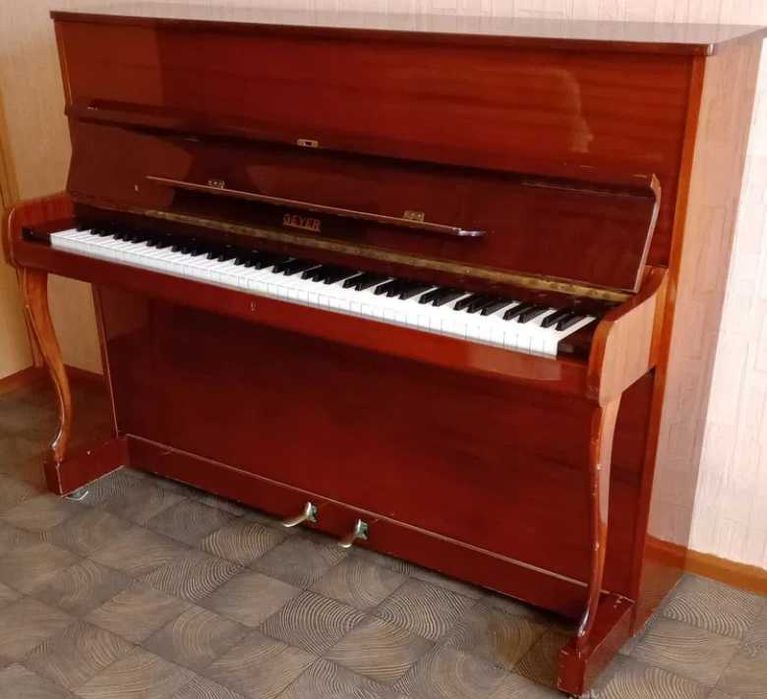 Пианино GEYER в хорошем состоянии