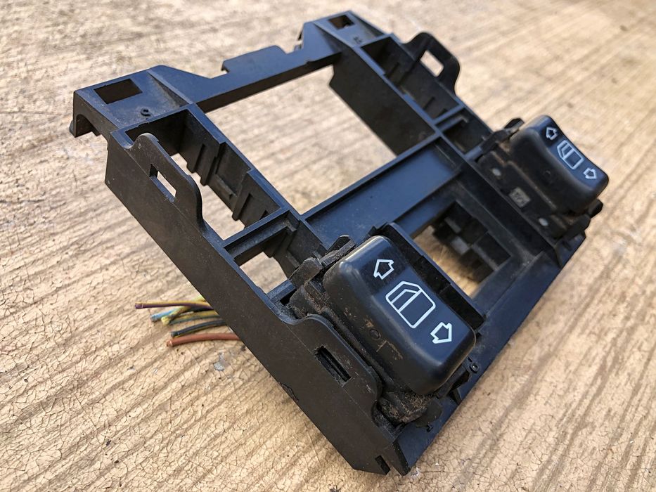 Продам запчасти мерс124