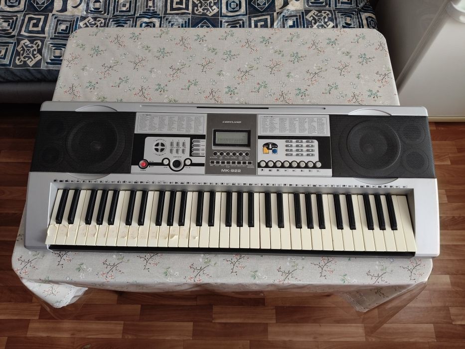 Синтезатор Cortland
