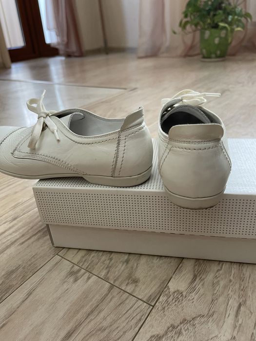 Продам кожаные туфли Турция, р. 34-35