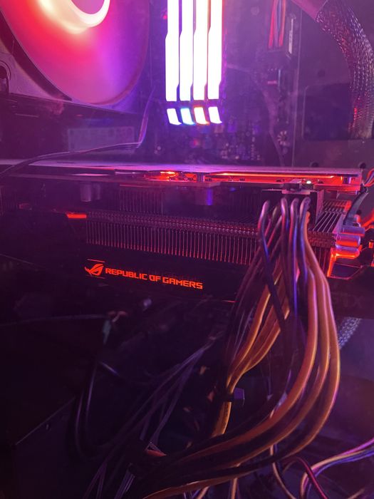 Vand 1070ti sau tot pc!!!