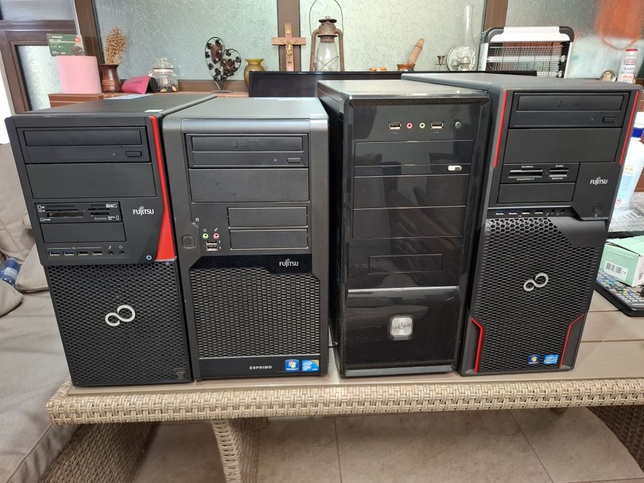 Vând 4 unități calculator